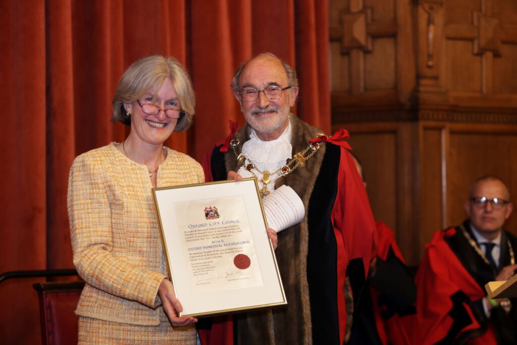 Professor Helen McShane receiving Freedom of the City of Oxford honour