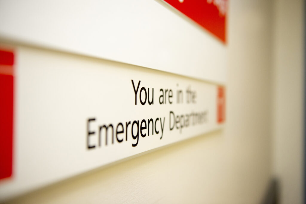 A sign to the Emergency Department