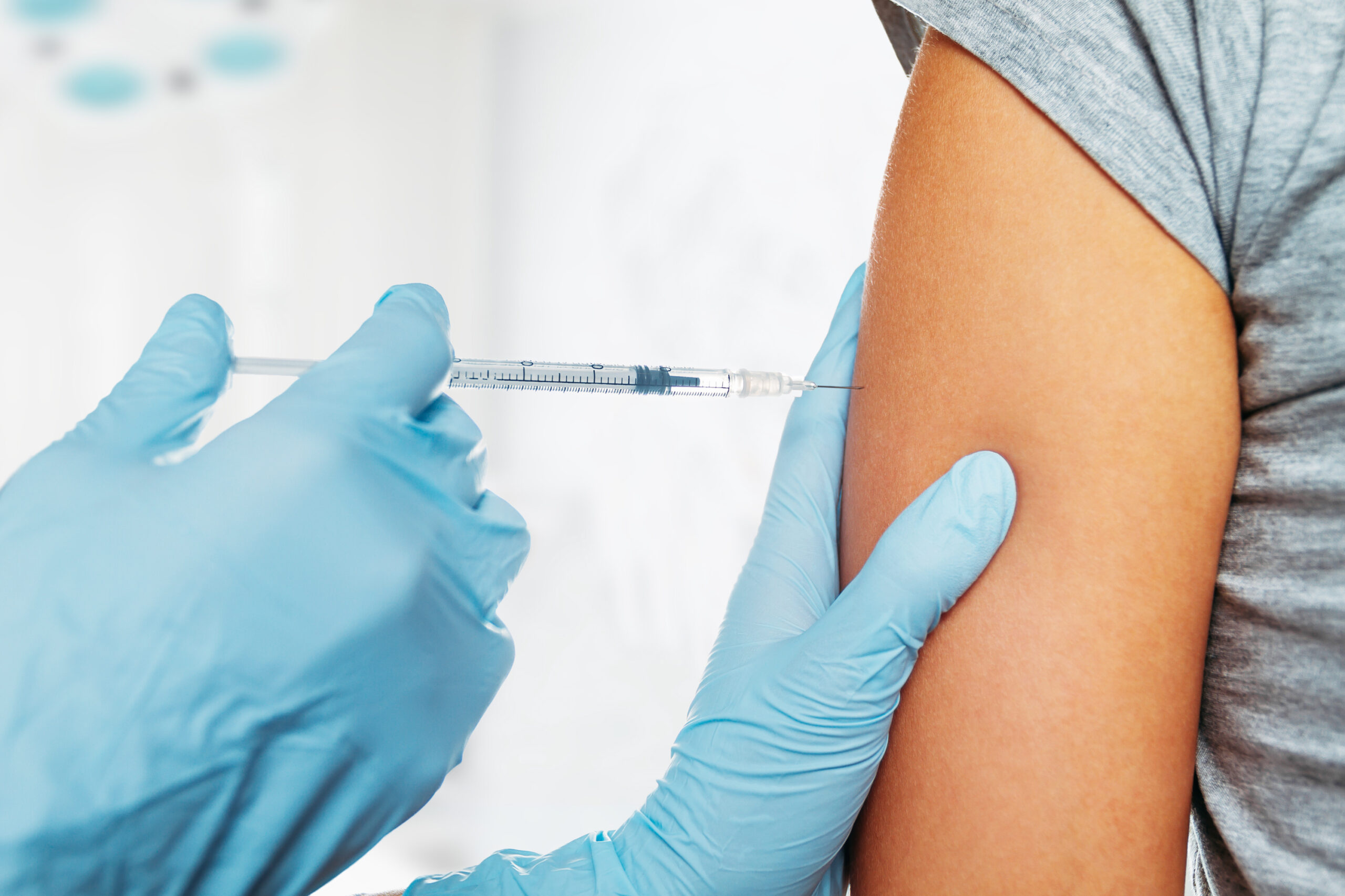 COVID jab linked to lower risk of COVID-19-related clot and heart ...